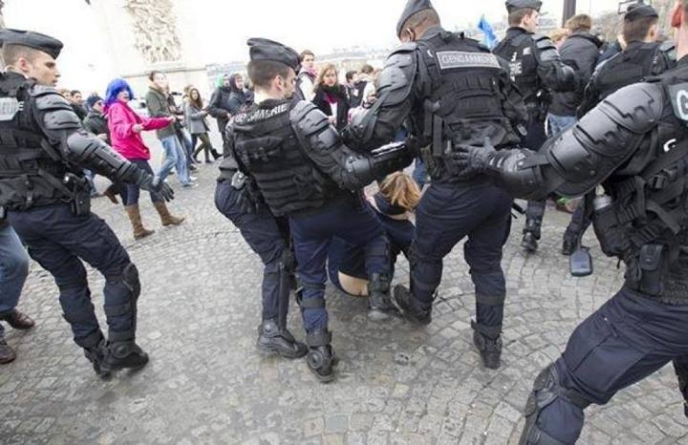 Manuel Valls et sa police politique n'a pas attendu pour traquer les "mal-pensants", Français honnêtes, patriotes et travailleurs.