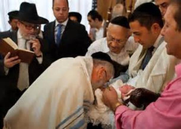 Plusieurs dizaines d'enfants juifs sont morts après avoir contracté l'herpès lors de cérémonie de mutilations sexuelles.