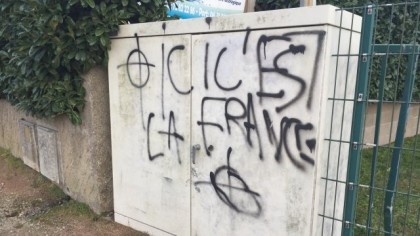 Très lourdes condamnations pour deux jeunes Français pour de simples inscriptions murales Très lourdes condamnations pour deux jeunes Français pour de simples inscriptions murales