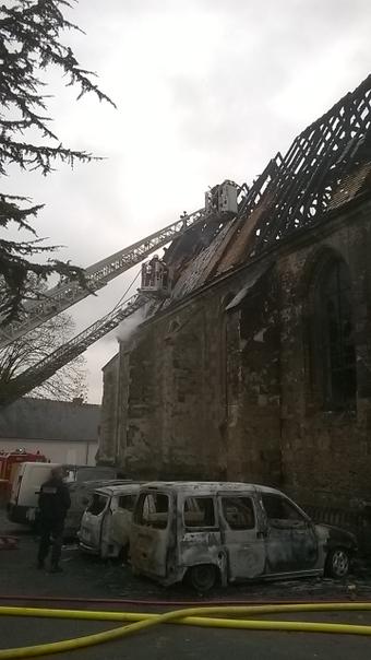 l'église de Saint-Martin-le-Beau-détruite par un incendie 16042015