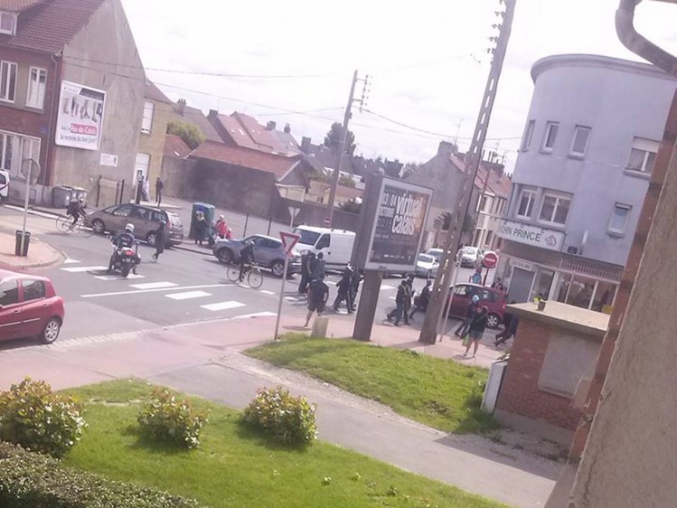 Manifestation illégale de clandestins sous la protection de la police (!) en fin de semaine dernière à Calais (Crédit photo Sauvons Calais)