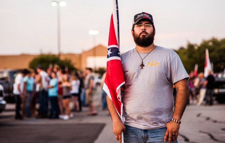Matthew Heimbach  durant un rassemblment à Knoxville (Tennessee)
