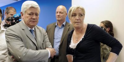 Marine-Le-Pen-a-Bruno-Gollnisch-Si-tu-n-es-pas-content-tu-peux-t-en-aller-!